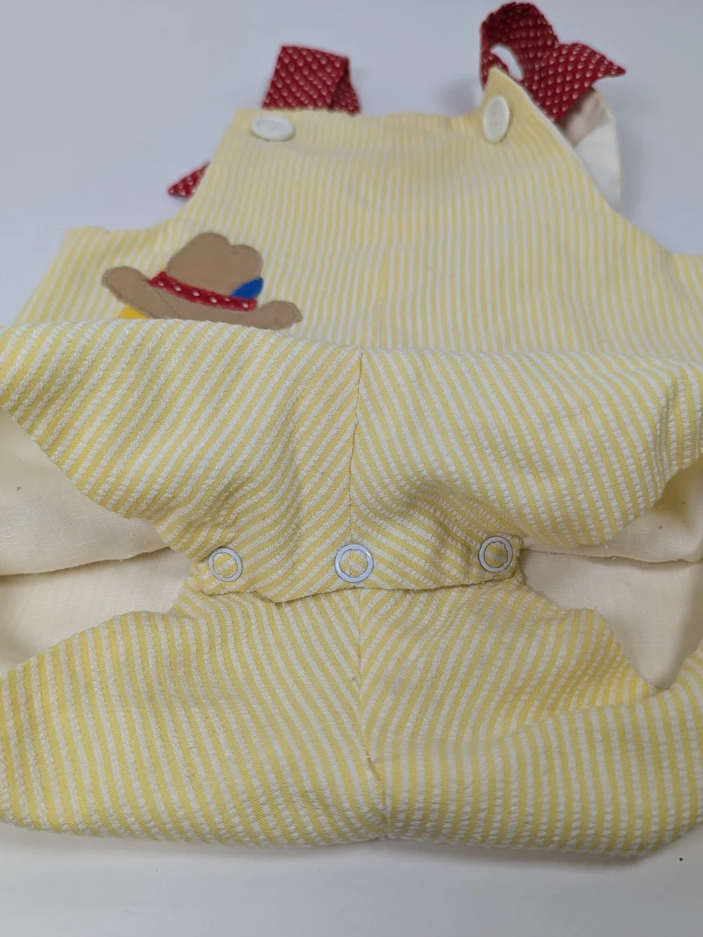 VTG 1980s Fischel Johnston Cowboy Appliqué Yellow Seersucker Overalls Romper 2T